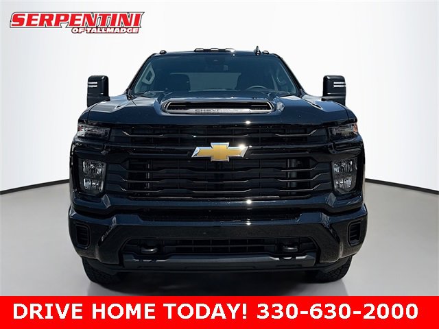 2025 Chevrolet Silverado 2500HD Custom photo 2