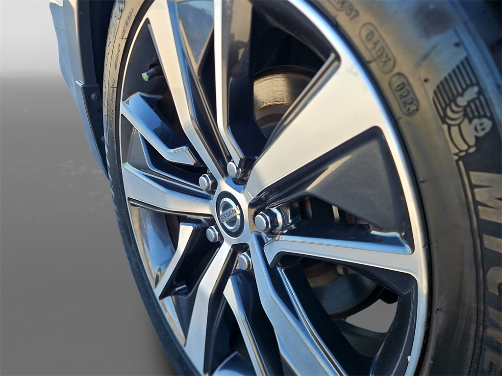 2019 Nissan Maxima SV photo 10