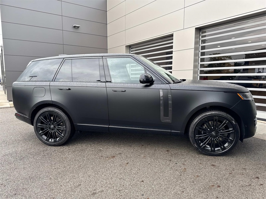 2025 Land Rover Range Rover Autobiography photo 6