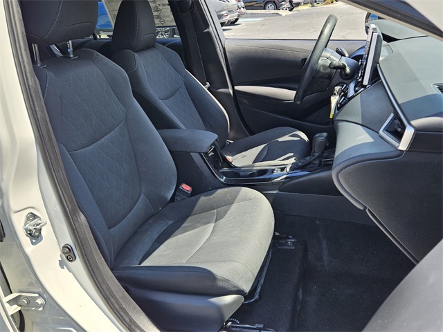 2021 Toyota Corolla LE photo 13