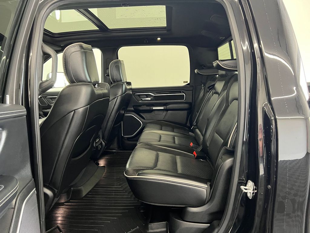 2019 Ram 1500 Laramie photo 12
