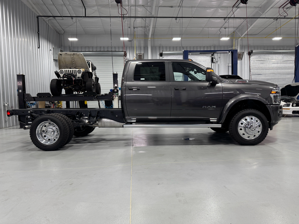 2025 Ram 4500 photo 13