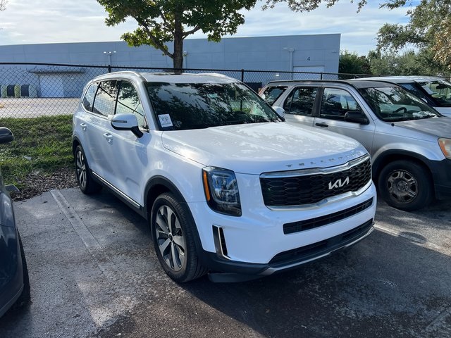 2022 Kia Telluride EX photo 2