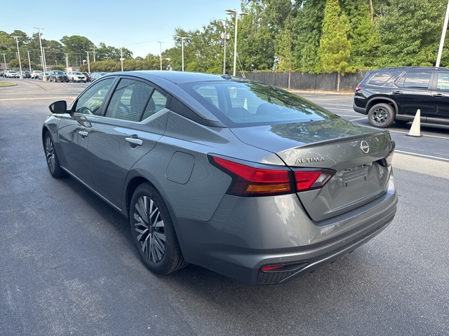 2023 Nissan Altima 2.5 SV photo 4