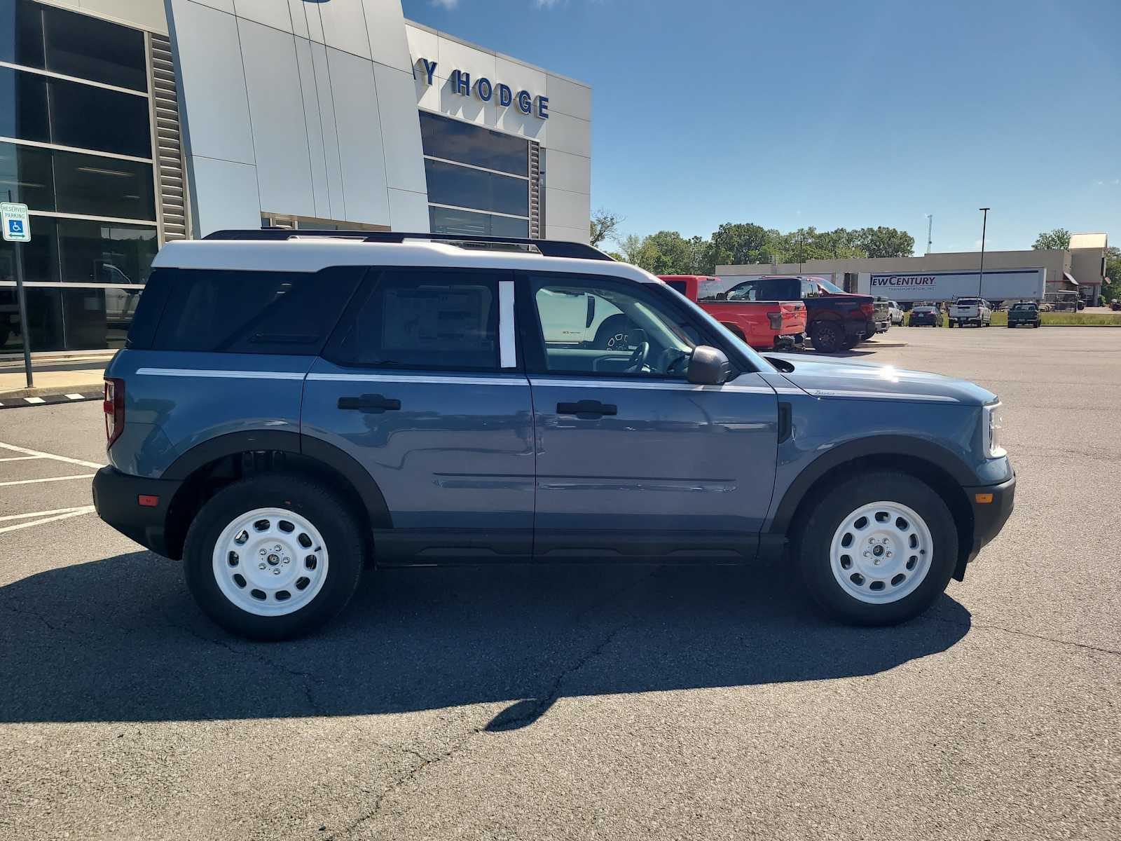 2025 Ford Bronco Sport Heritage photo 2