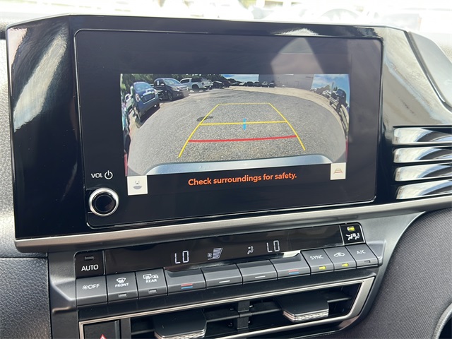 2025 Toyota Camry SE photo 29