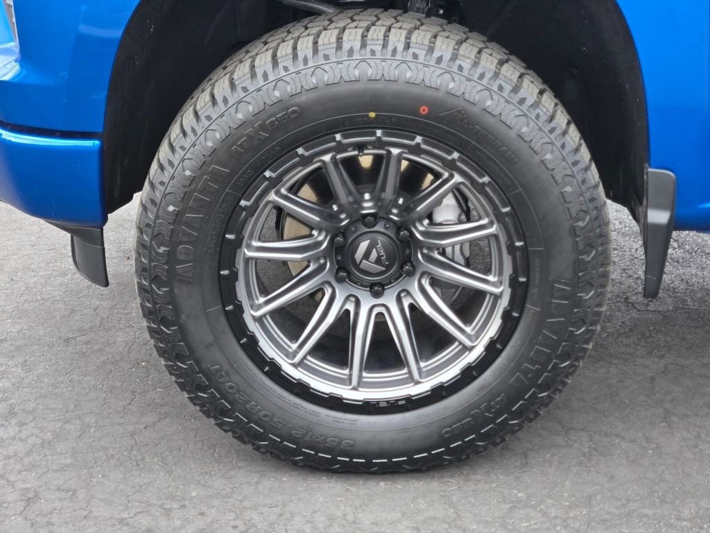 2023 Chevrolet Silverado 1500 RST photo 9