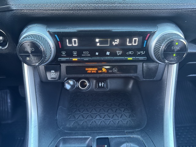 2019 Toyota RAV4 XLE photo 31