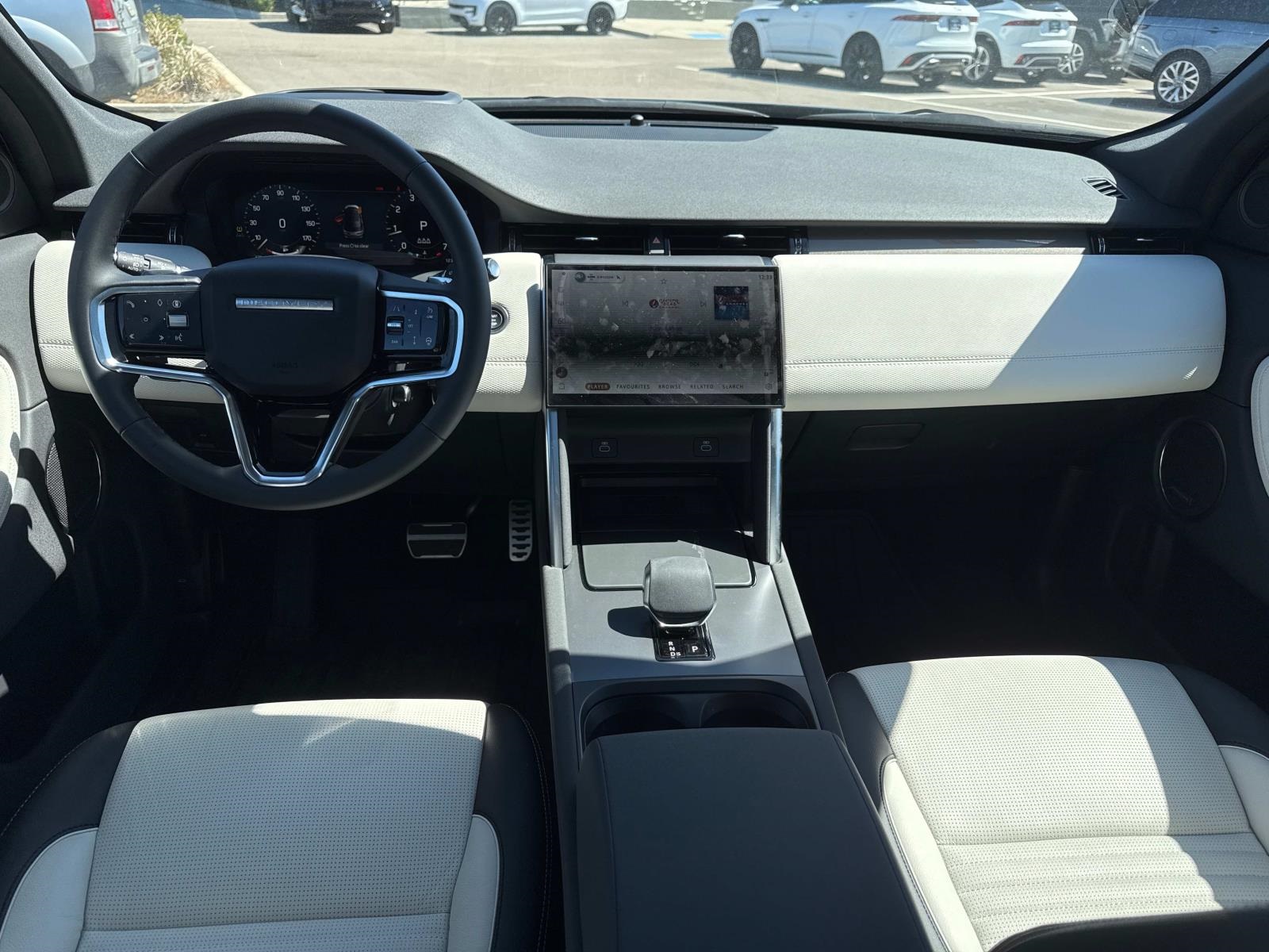 2025 Land Rover Discovery Sport SE photo 9