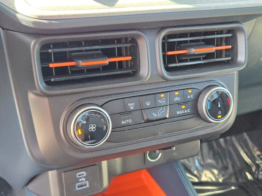 2023 Ford Maverick XLT photo 25