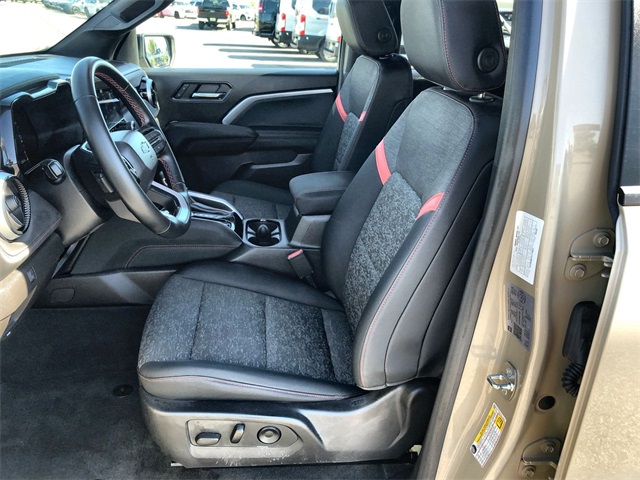2023 Chevrolet Colorado Z71 photo 3