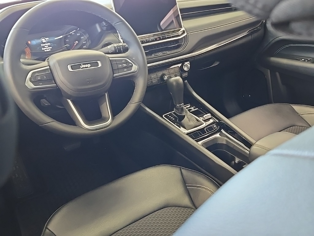 2024 Jeep Compass Latitude photo 14