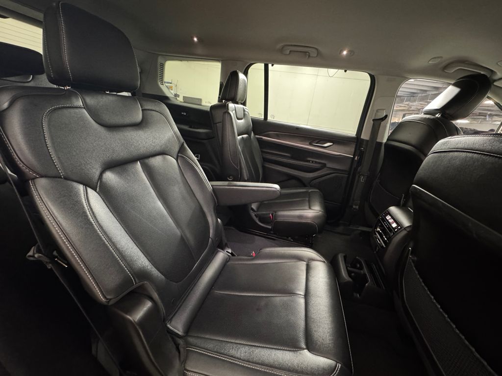 2023 Jeep Grand Cherokee Limited photo 17