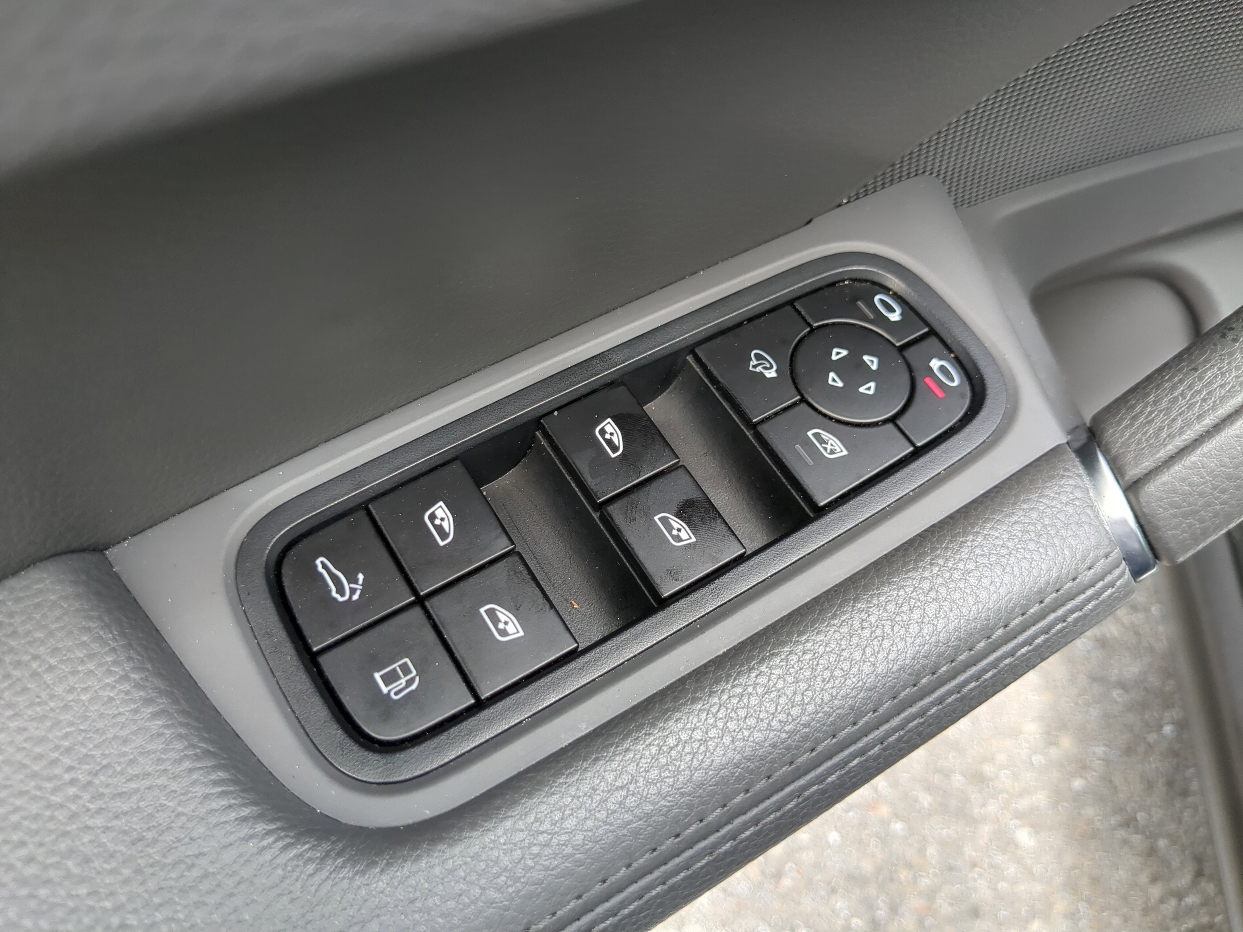2022 Porsche Cayenne E-Hybrid Coupe Base photo 10