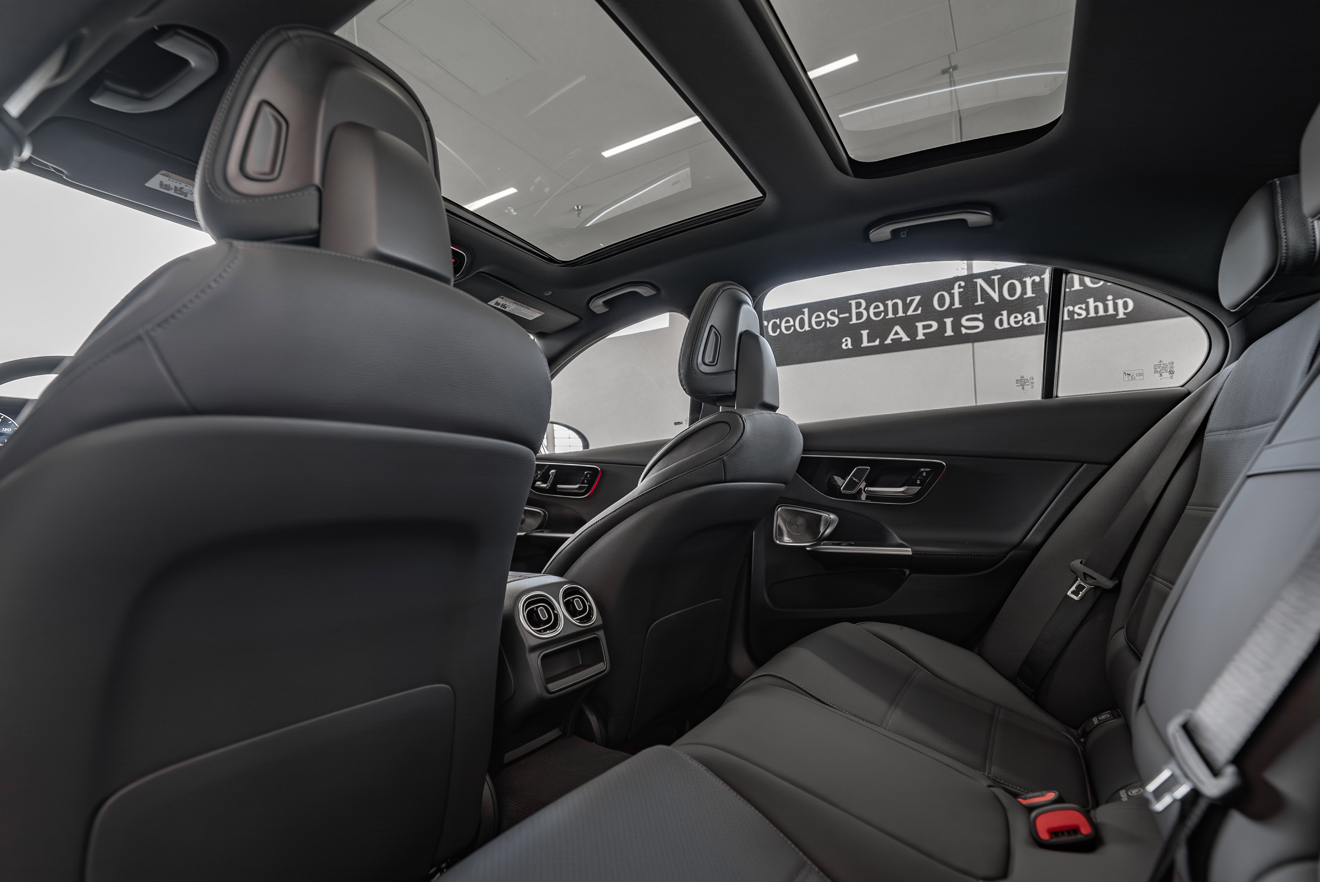 2024 Mercedes Benz C 300 4MATIC Sedan photo 4