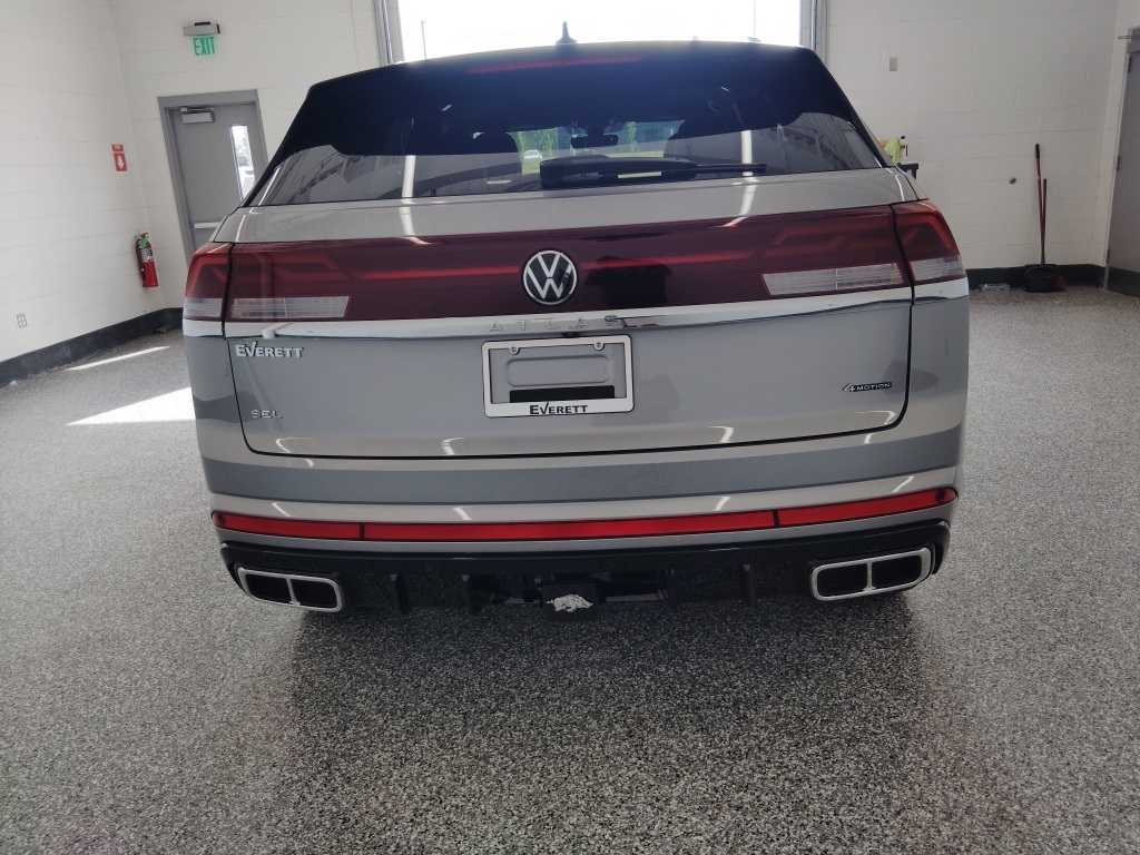 2024 Volkswagen Atlas Cross Sport SEL Premium R-Line photo 4