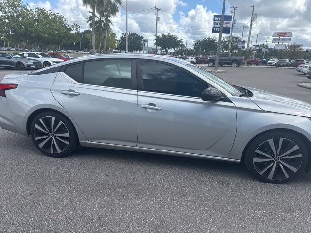 2019 Nissan Altima 2.5 SR photo 2