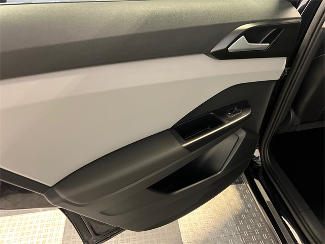2022 Volkswagen Taos SE photo 16