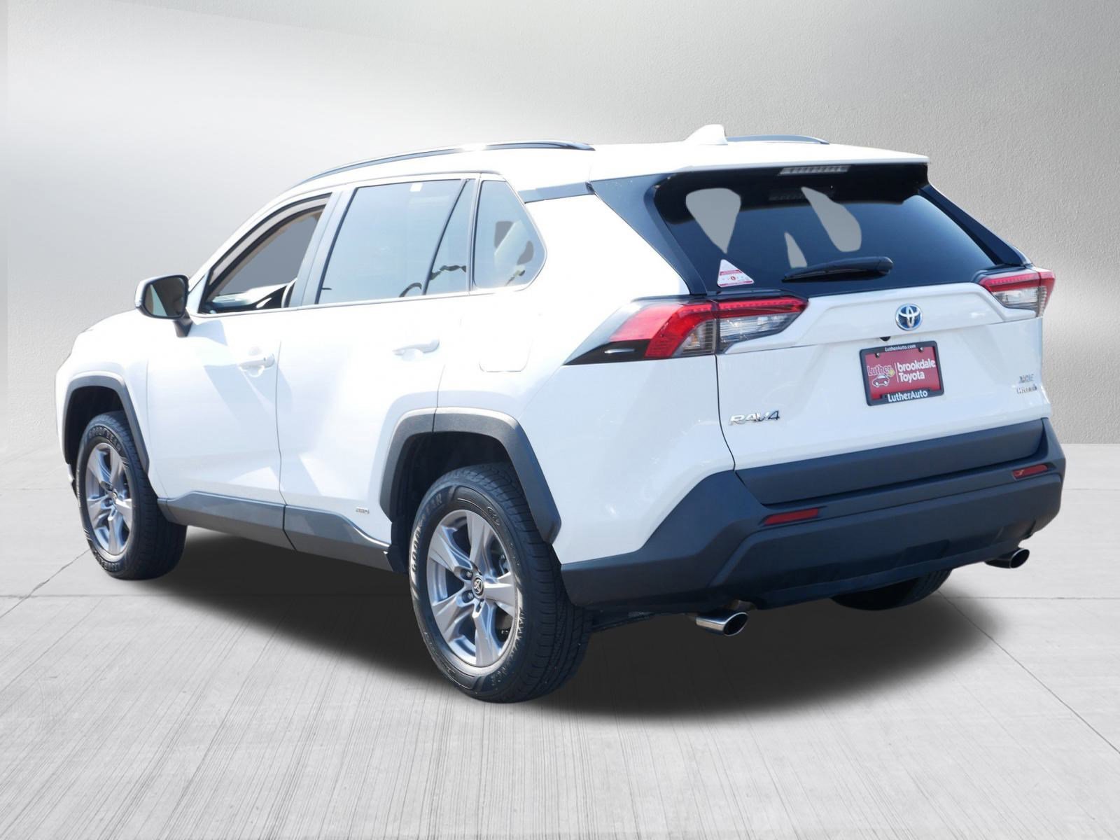 2022 Toyota RAV4 Hybrid XLE photo 4