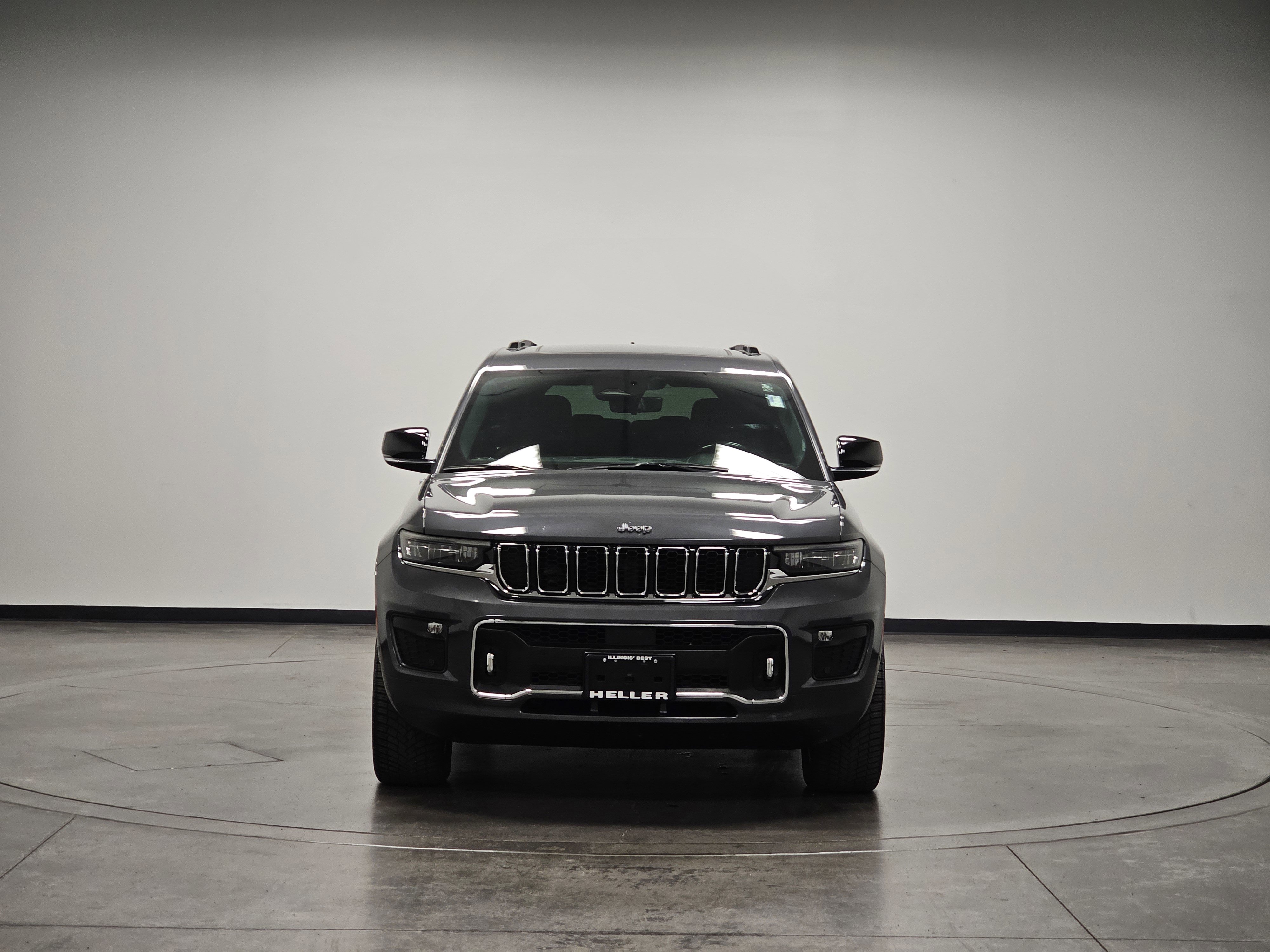 2021 Jeep Grand Cherokee Overland photo 2