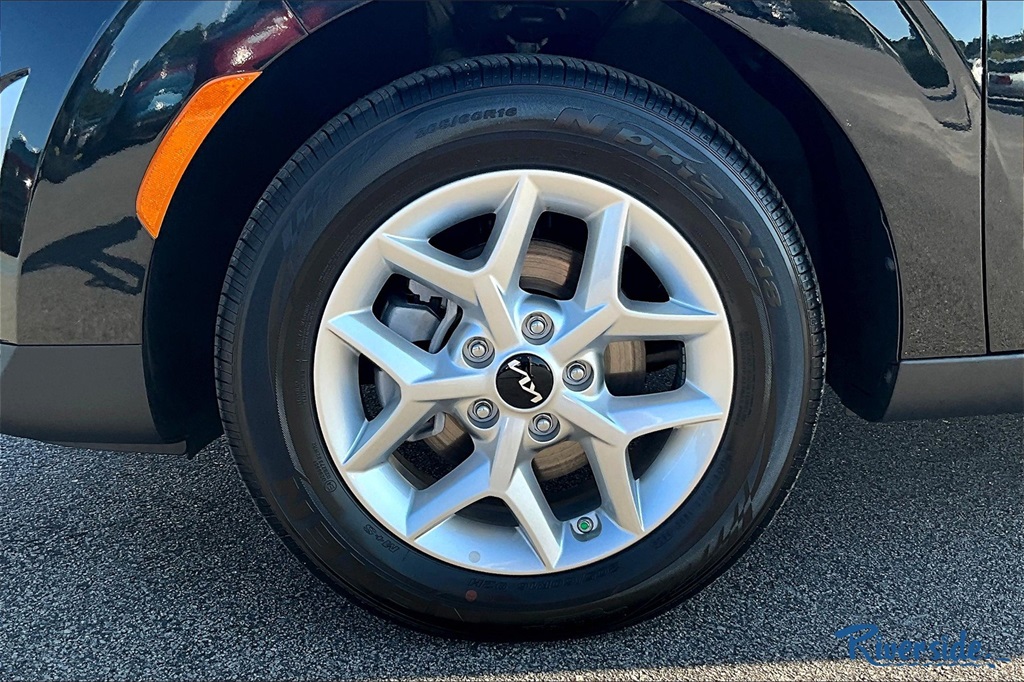2025 Kia Soul LX photo 29