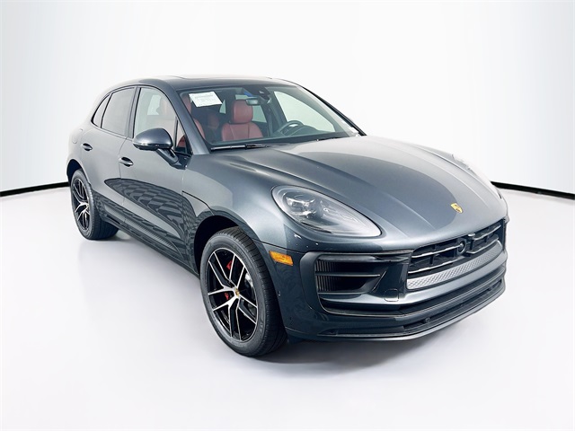 2026 Porsche Macan S photo 7