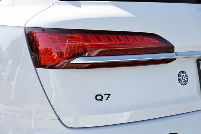 2025 Audi Q7 55 Premium Plus photo 12