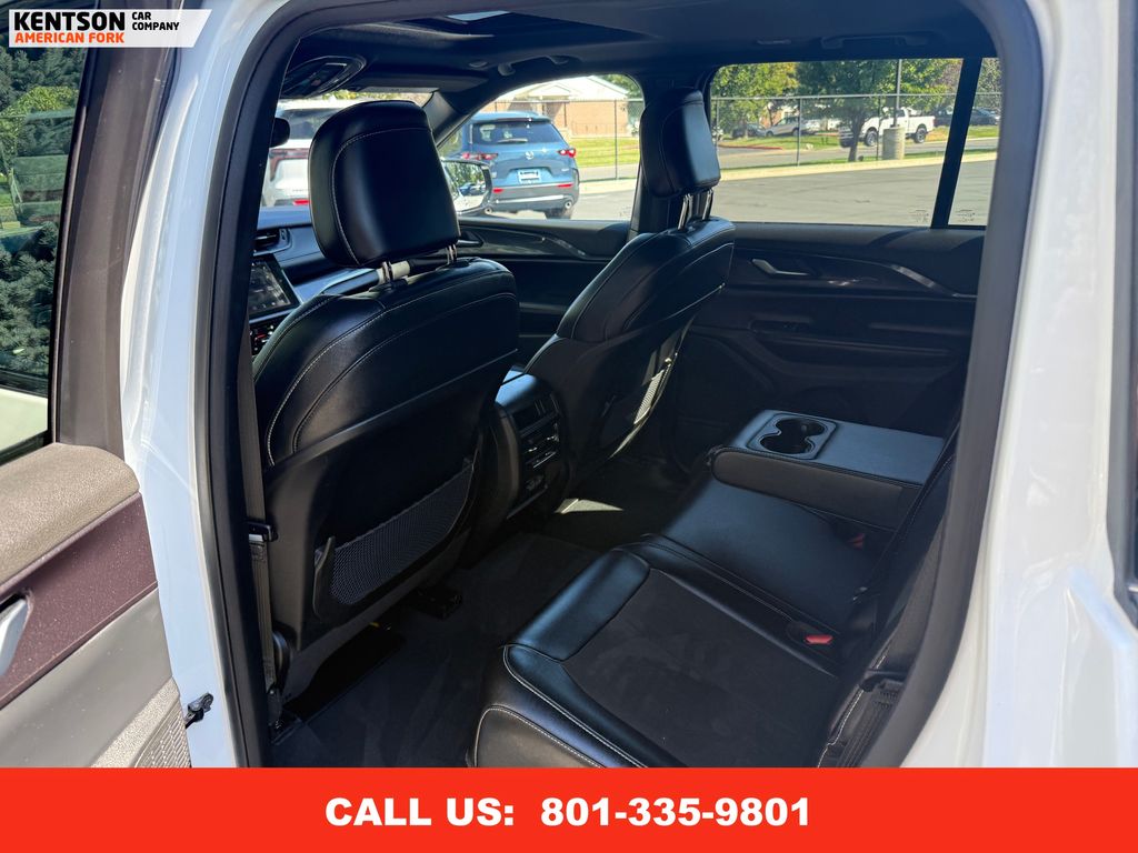 2023 Jeep Grand Cherokee Laredo Altitude photo 31