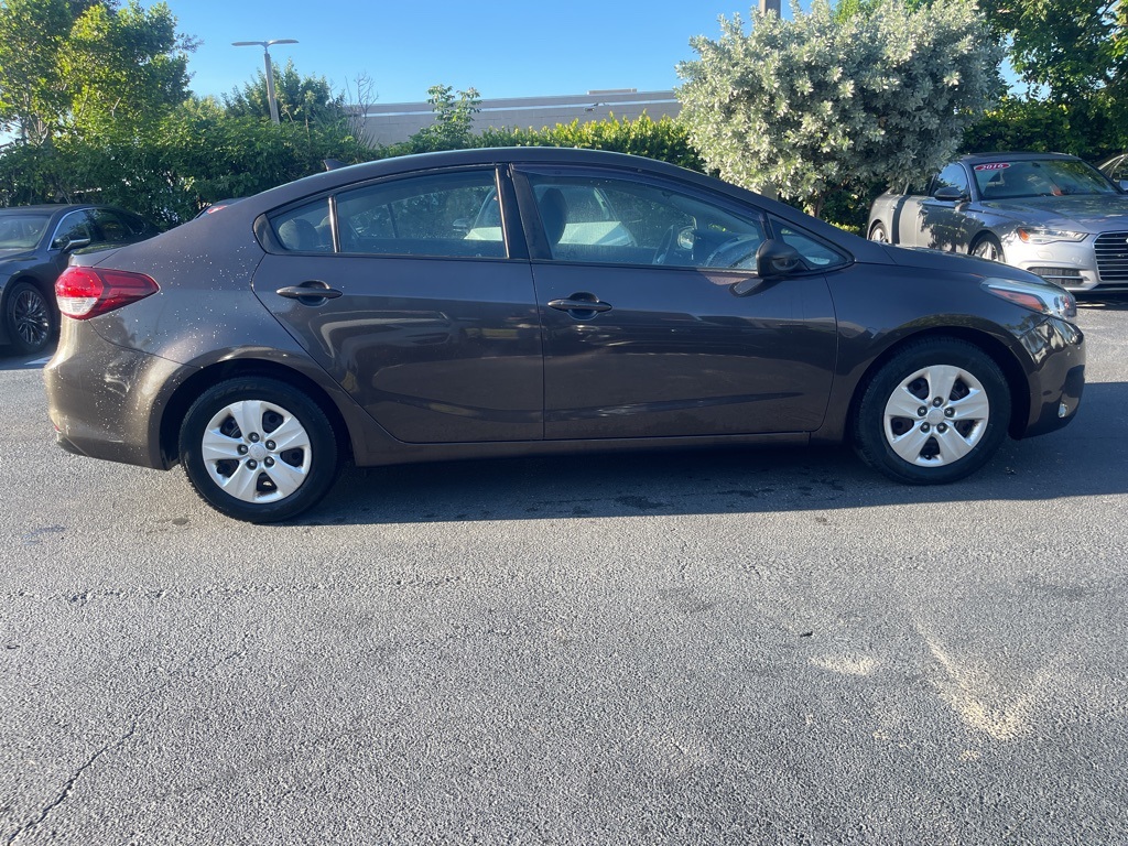 2018 Kia Forte LX Base photo 2