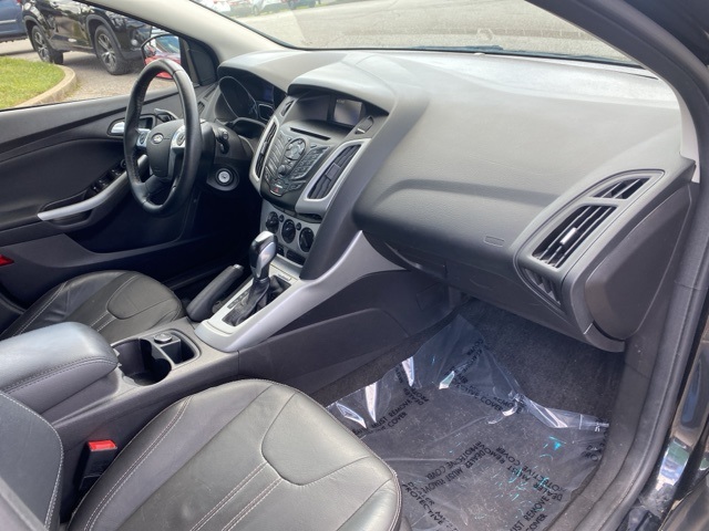 2014 Ford Focus SE photo 24