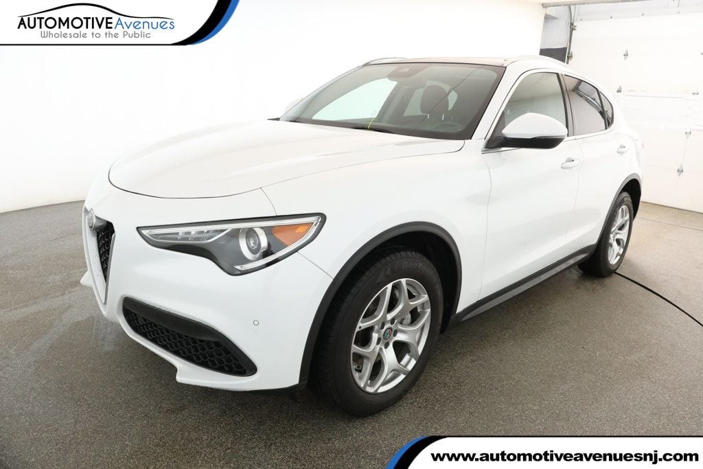 2021 Alfa Romeo Stelvio Base's photo