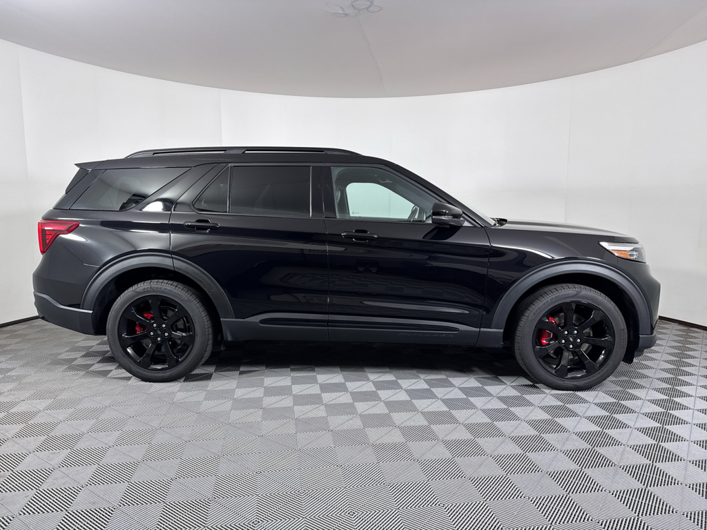 2023 Ford Explorer ST photo 25