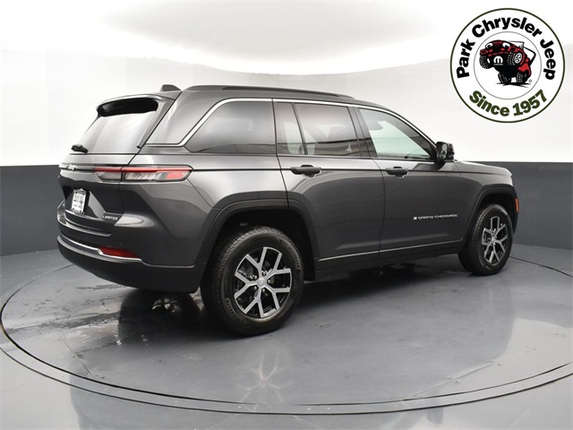 2025 Jeep Grand Cherokee Limited photo 4