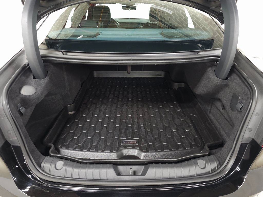 2022 Jaguar XF R-Dynamic SE photo 4