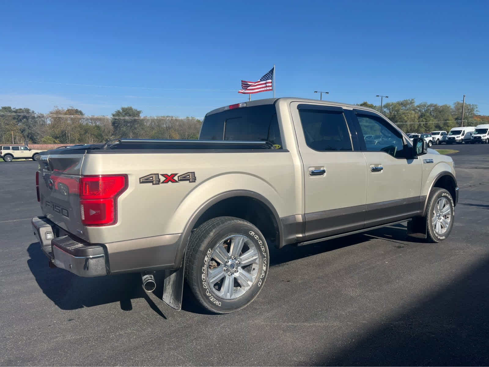 2018 Ford F-150 Lariat photo 2