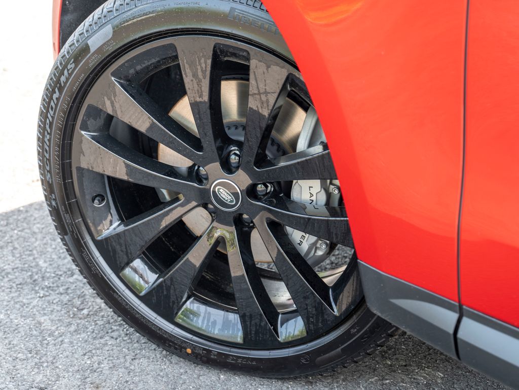 2025 Land Rover Range Rover Sport SE photo 8