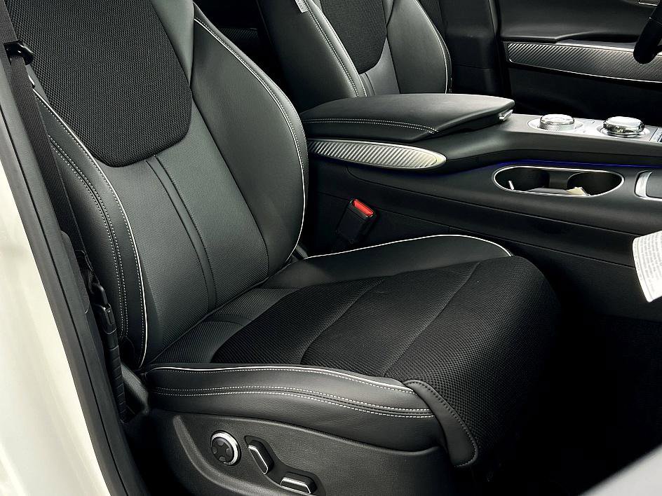 2025 Genesis GV70 3.5T Sport photo 23