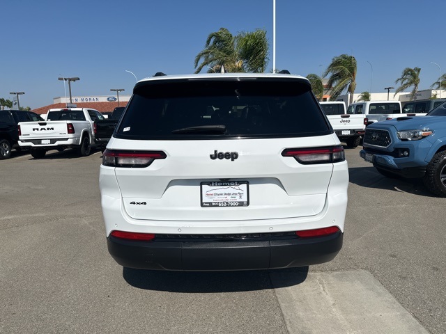 2024 Jeep Grand Cherokee Altitude photo 7