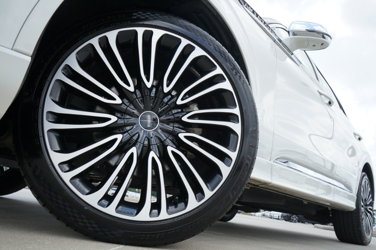 2022 Lincoln Aviator Black Label photo 10