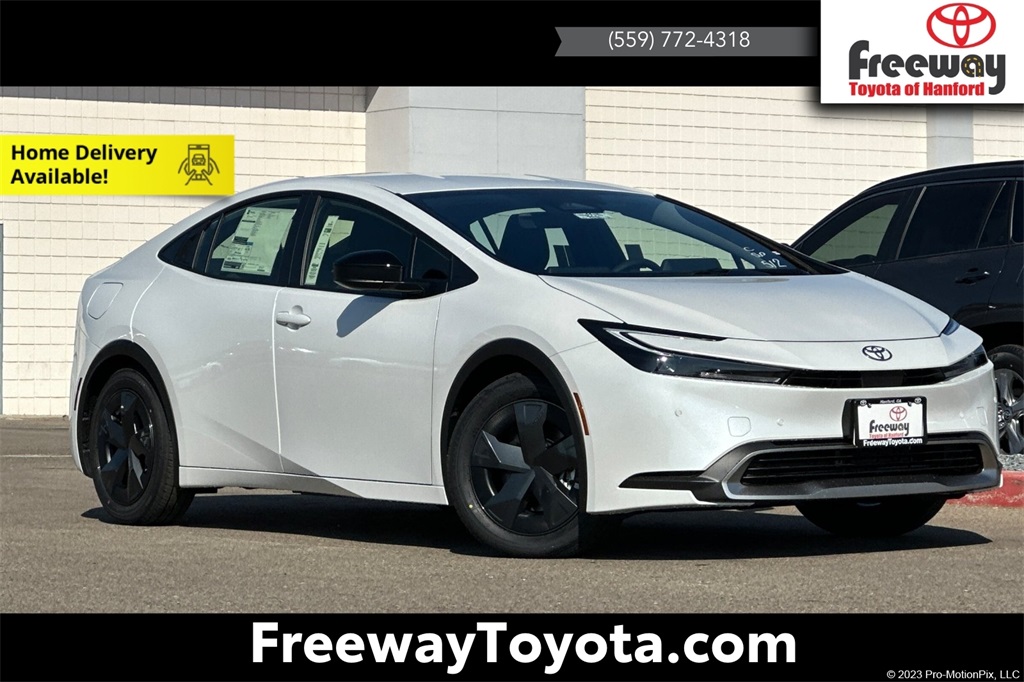 2026 Toyota Prius SE's photo