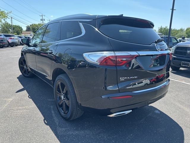 2023 Buick Enclave Essence photo 3
