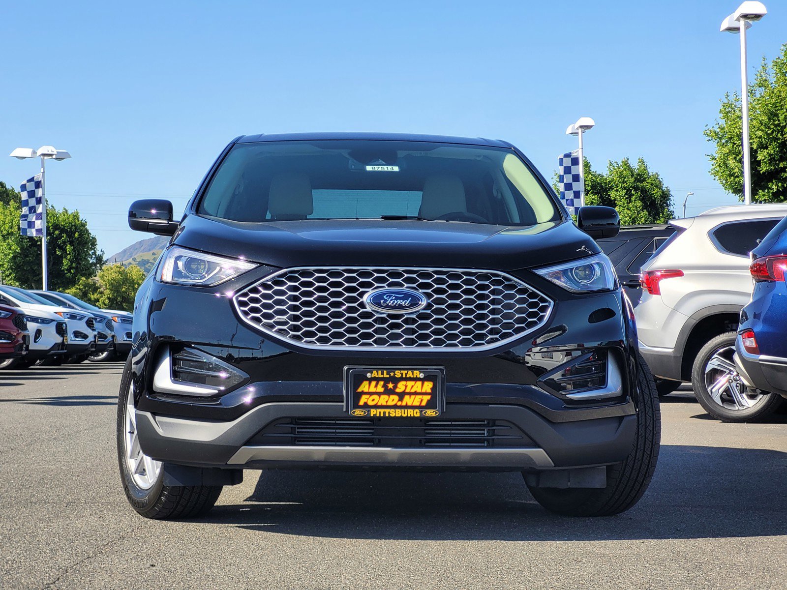 2024 Ford Edge SEL photo 2