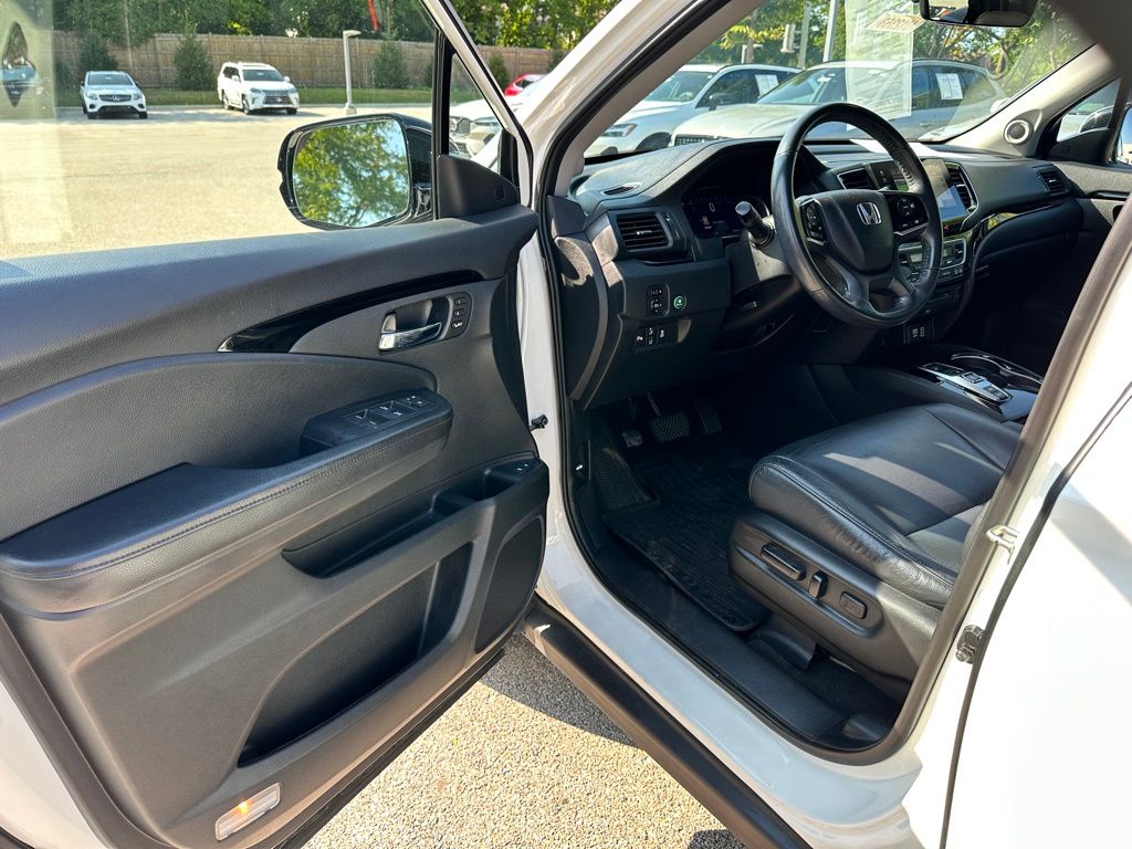 2019 Honda Pilot Touring photo 14