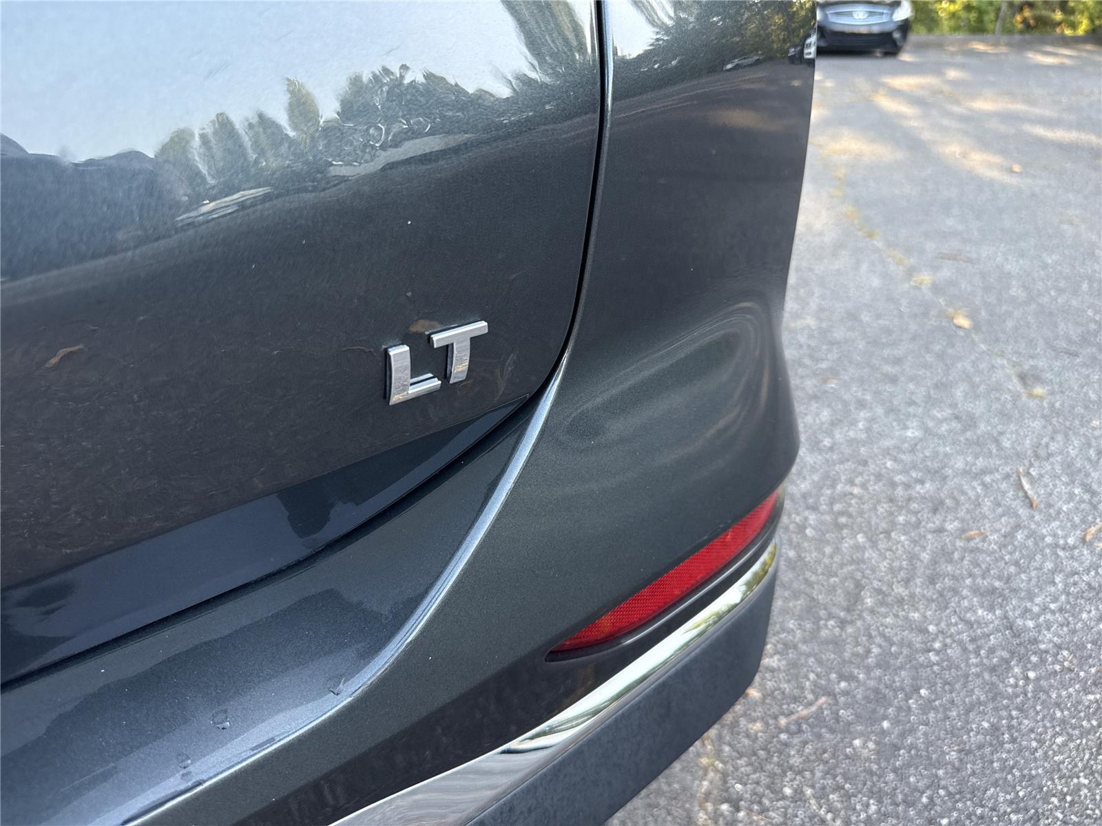 2020 Chevrolet Equinox LT photo 26