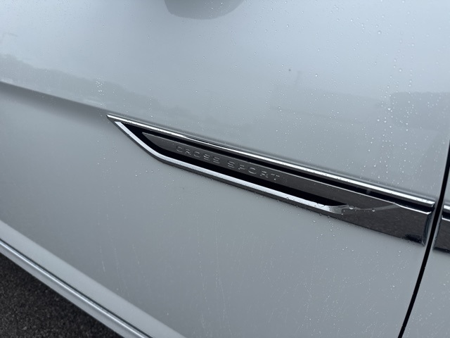 2026 Volkswagen Atlas Cross Sport SEL Premium R-Line photo 4