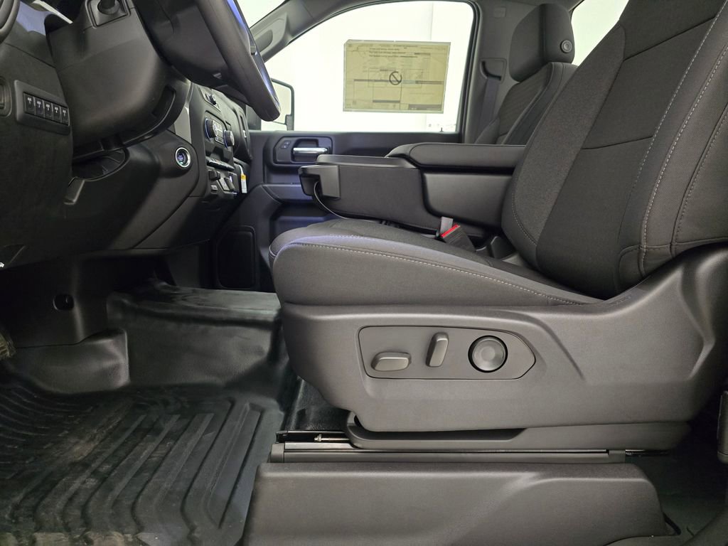2024 Chevrolet Silverado 3500HD Work Truck photo 3