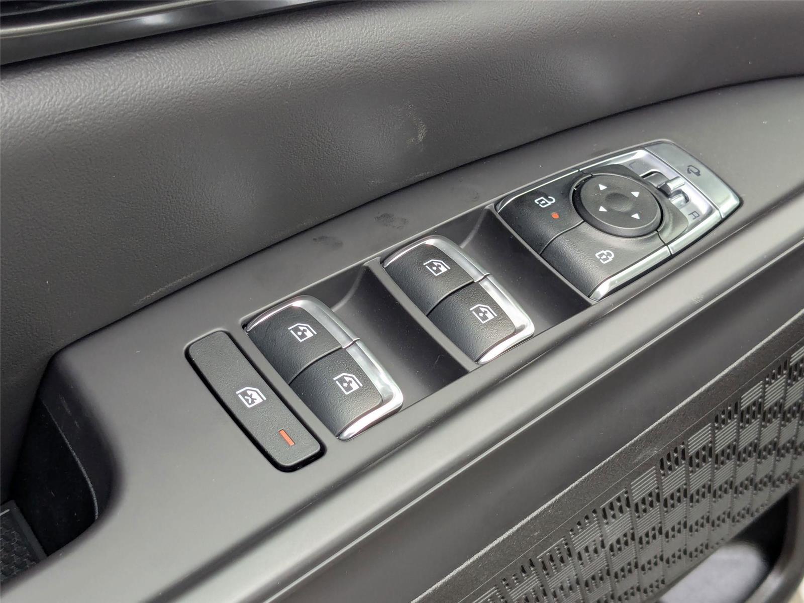 2026 Kia Carnival SX photo 13