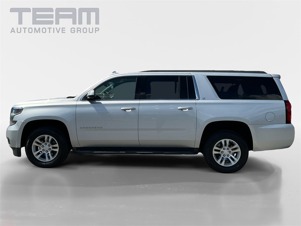 2018 Chevrolet Suburban LT photo 4