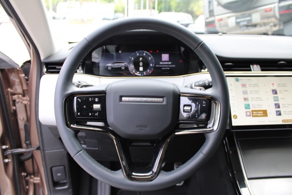 2024 Land Rover Range Rover Evoque Dynamic SE photo 13