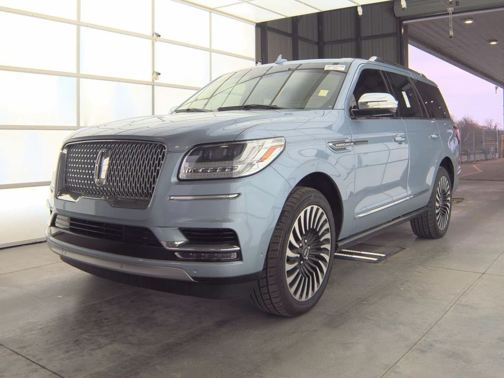 2021 Lincoln Navigator Black Label's photo
